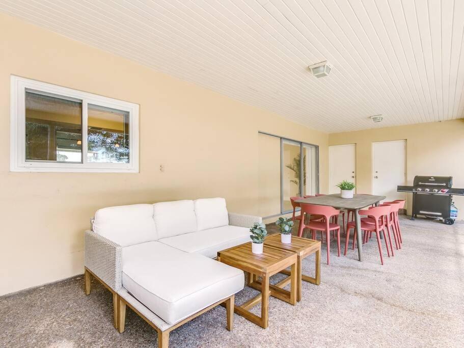 Modern Spacious 5-Bedroom Home With Pool Hollywood Esterno foto