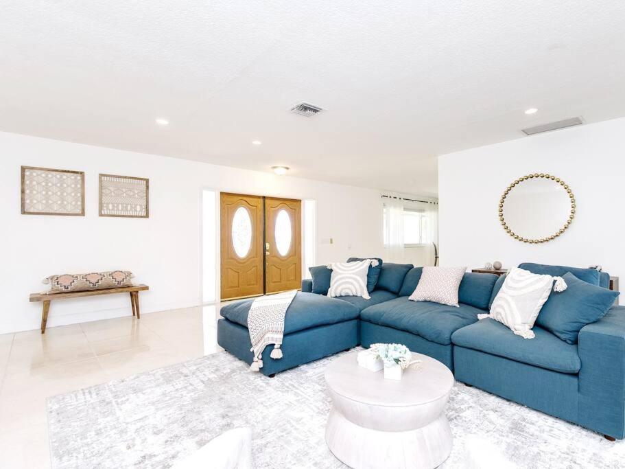 Modern Spacious 5-Bedroom Home With Pool Hollywood Esterno foto